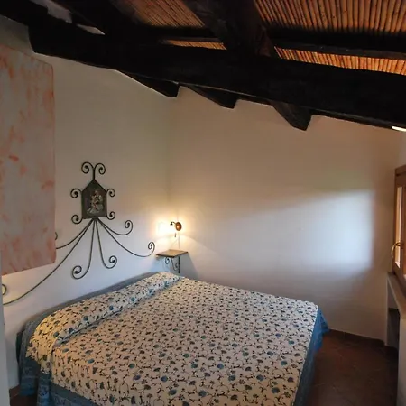 Apartmanhotel Lu Stazzu Di Tarraolta 3*