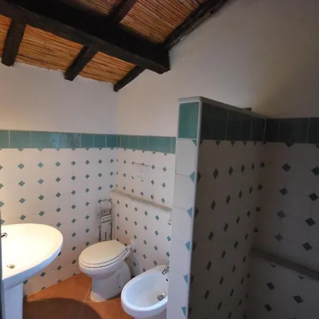 アパートホテル Lu Stazzu Di Tarraolta Vignola Mare