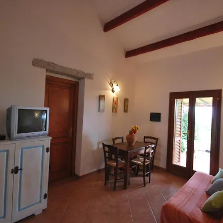 Lu Stazzu Di Tarraolta Vignola Mare