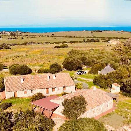 Lu Stazzu Di Tarraolta 3* Vignola Mare