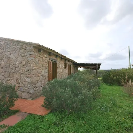 Lu Stazzu Di Tarraolta 3* Vignola Mare