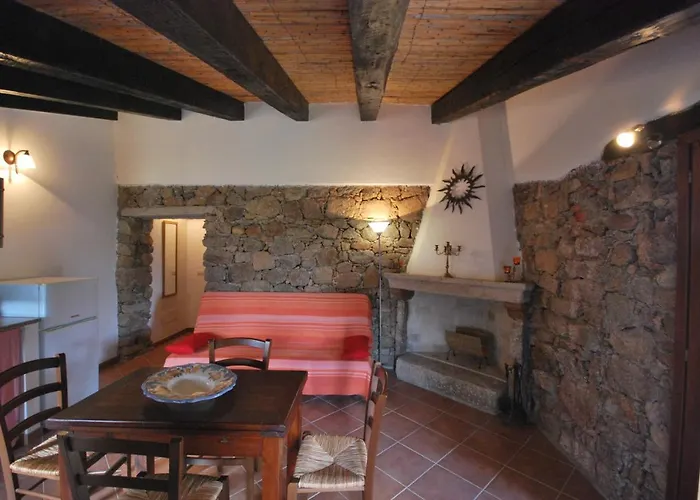 Lu Stazzu Di Tarraolta Vignola Mare