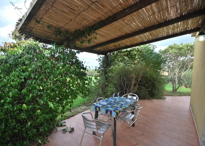 Lu Stazzu Di Tarraolta Aparthotel 3*