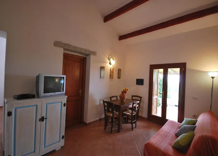 Lu Stazzu Di Tarraolta Vignola Mare