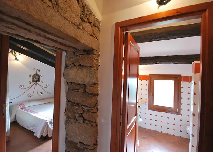 Lu Stazzu Di Tarraolta Aparthotel 3*