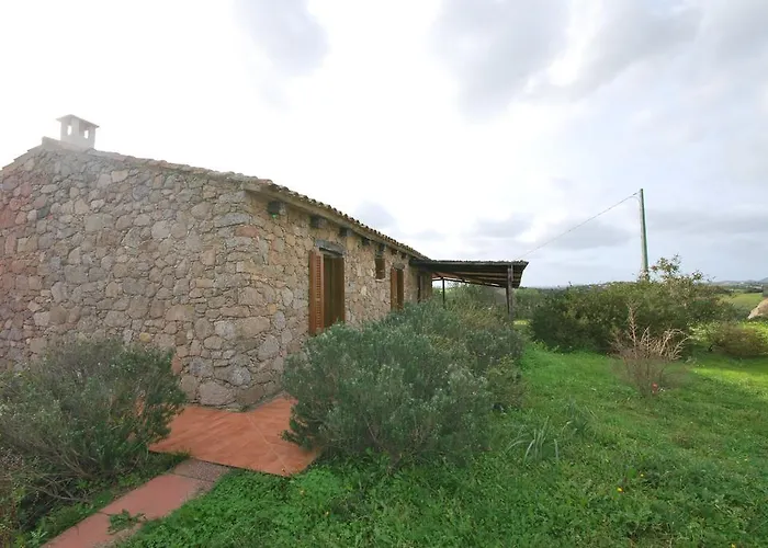 Lu Stazzu Di Tarraolta 3* Vignola Mare