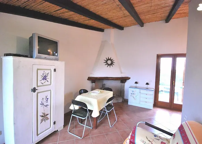 Lu Stazzu Di Tarraolta Vignola Mare